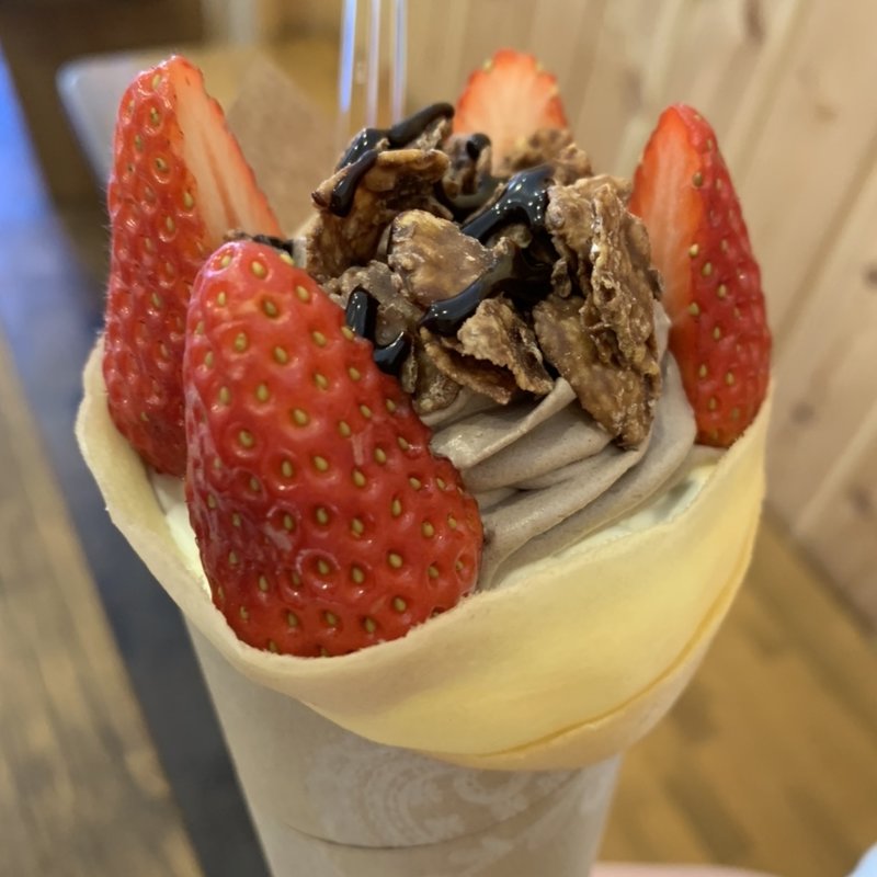 サクサクショコラいちごクレープ(CREPE&CAFE くるくる)