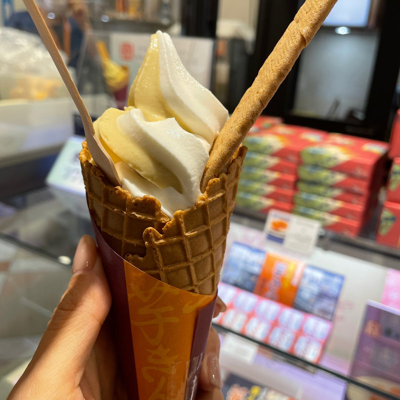 焼きいもソフトクリーム(満願堂 羽田空港店)