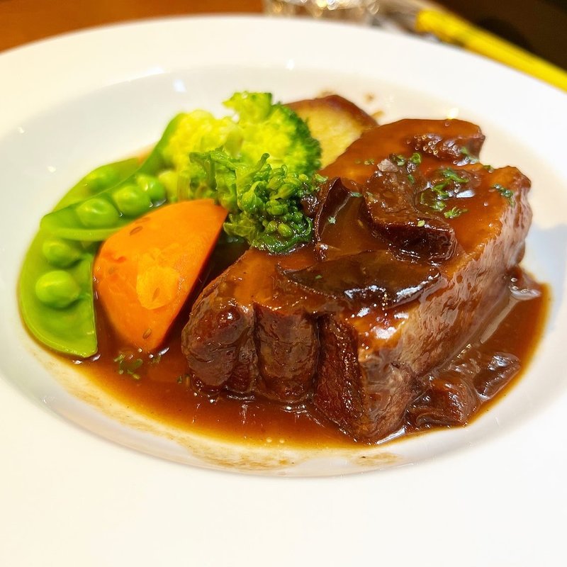 豚ロースの赤ワイン煮込み(Train Train(トレイントレイン))