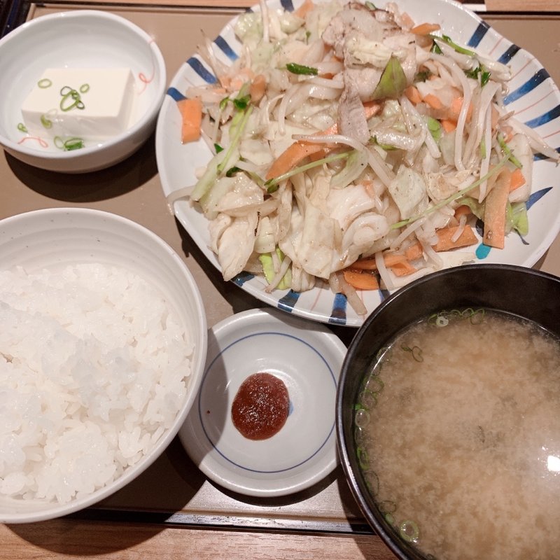 たっぷり野菜の肉野菜炒め定食(やよい軒 浅草田原町店)
