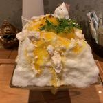 マンゴーとパッションフルーツ氷〜ヨーグルトパブロフ〜(氷おばけ)