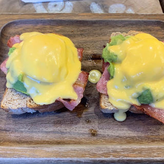 エッグベネディクト(BONDI COFFEE  SANDWICHES)