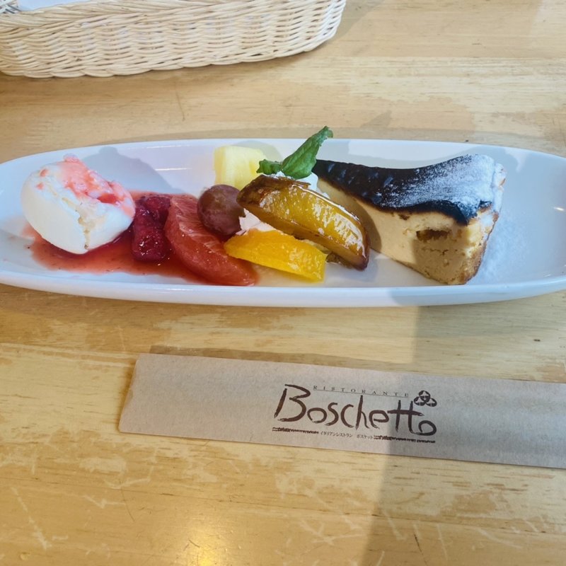 ベイクドチーズケーキ(ボスケット （Ｂｏｓｃｈｅｔｔｏ）)