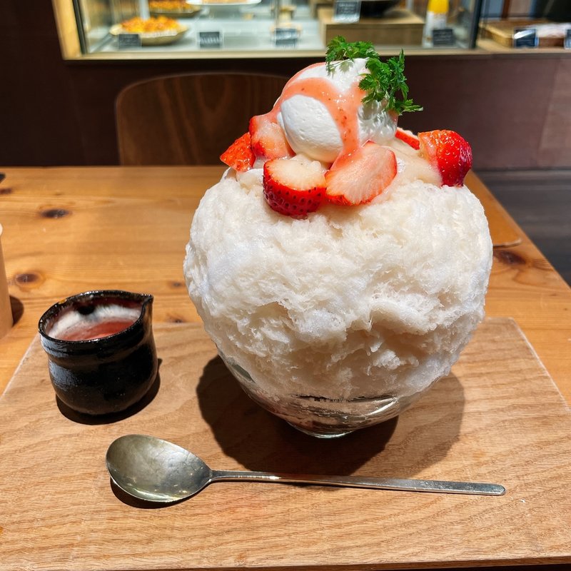 生いちごクリーム大福(氷とお芋の専門店　らんらん)