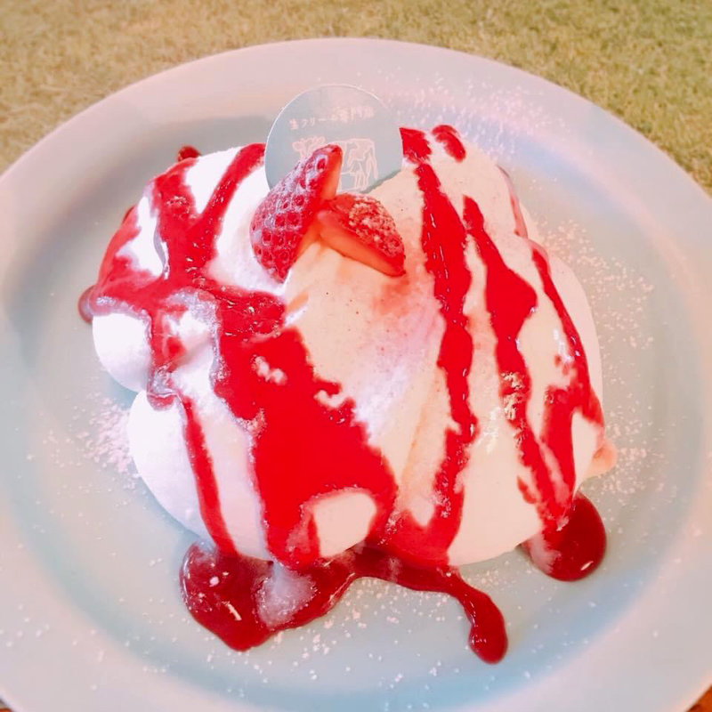 いちごのふわとろシフォンケーキ(生クリーム専門店 ミルク 横浜店)