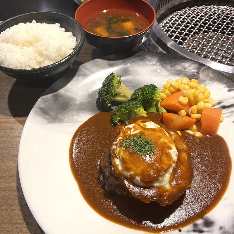 和牛ハンバーグ定食(焼肉匠 勝善)