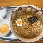チャーシュー麺通常。生卵