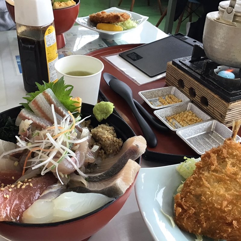 定置網丼(漁港食堂 だいぼ)
