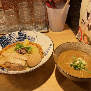 煮干つけ麺（煮卵）(自家製麺 MENSHO TOKYO)