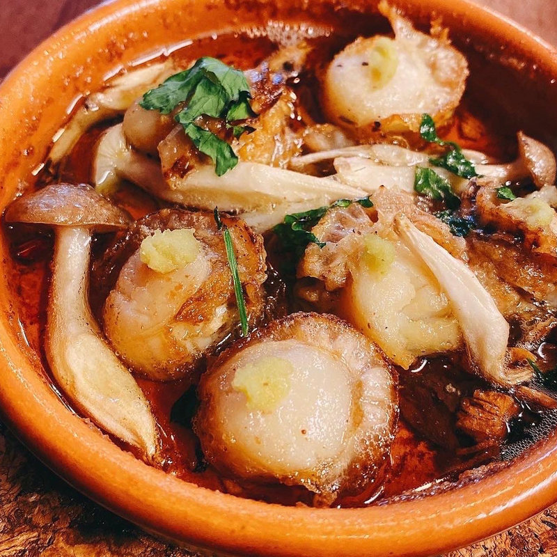 ホタテアヒージョ(YOSHINAGA)