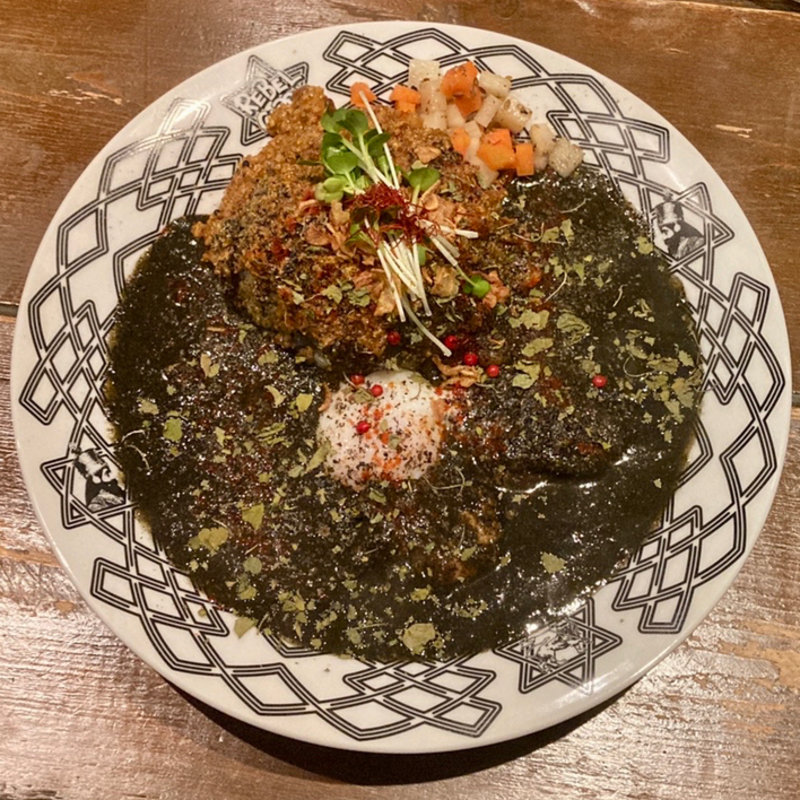 麻炭+温泉玉子(レベルカレー （REBEL CURRY）)