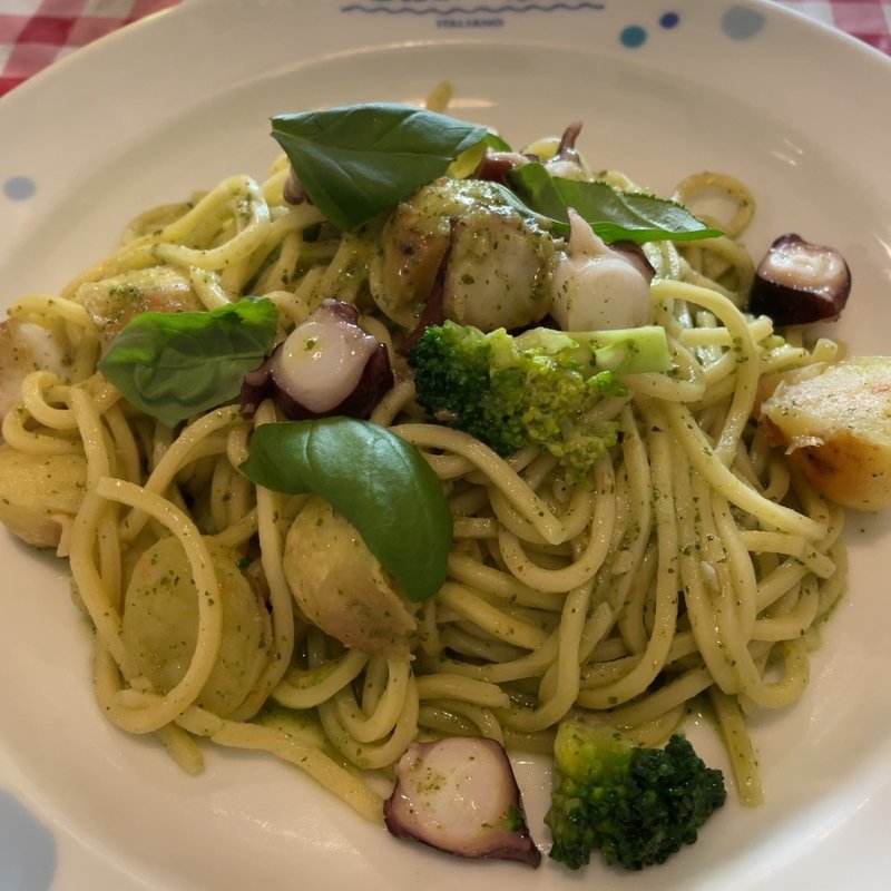 タコ・ブロッコリー・じゃがいものジェノベーゼ(生パスタランチ)(マリオ・エスプレッソ 袋町店 )