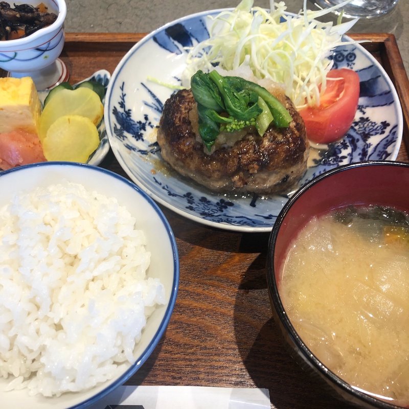 ハンバーグ定食(下北六角)