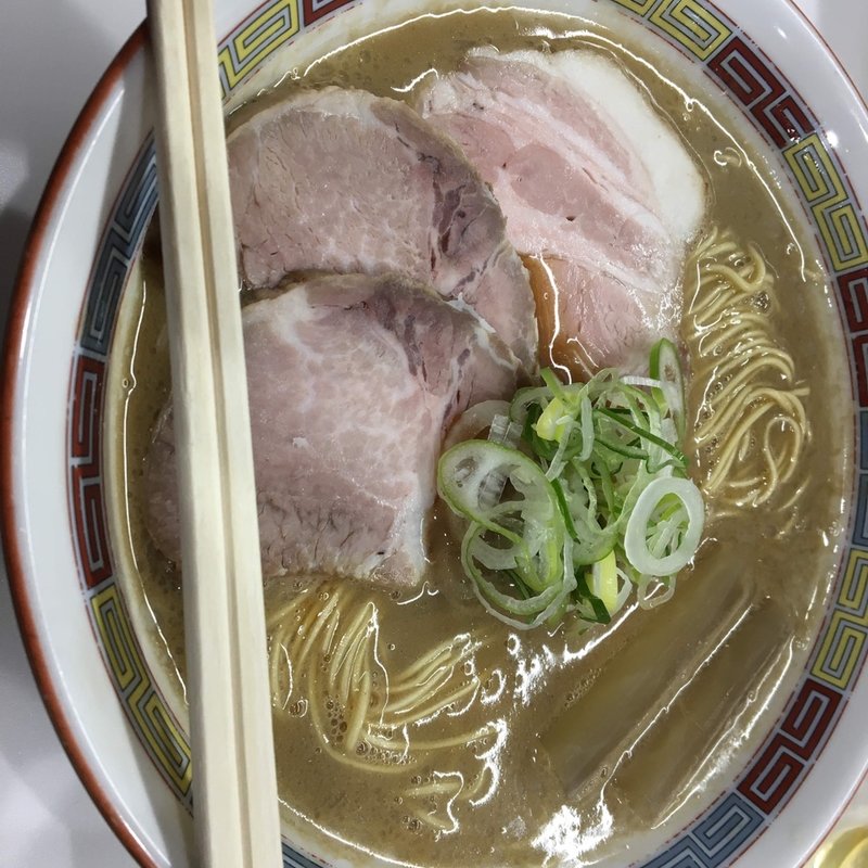 煮干鰮豚骨らーめん(煮干鰮豚骨らーめん 嘉饌)