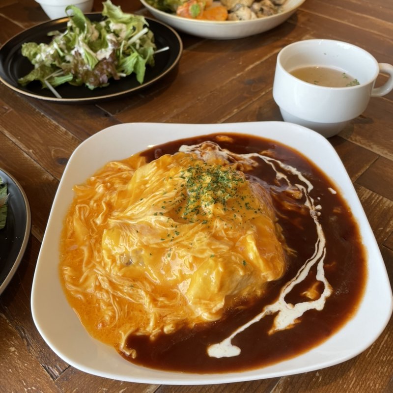 オムライス(カフェ コンフィーネ （cafe confine）)