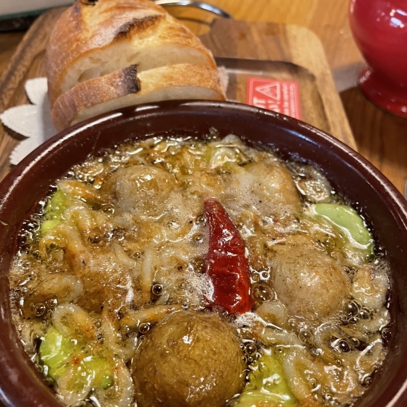 桜海老と空豆のアヒージョ(ビヤホールライオン 銀座七丁目店 )