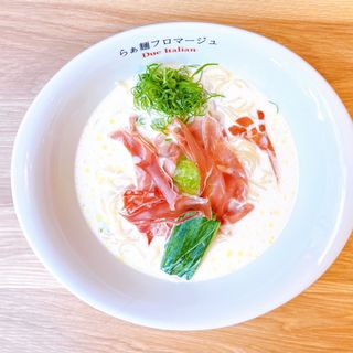 白いらぁ麺(らぁ麺フロマージュ Due Italian 谷町店)