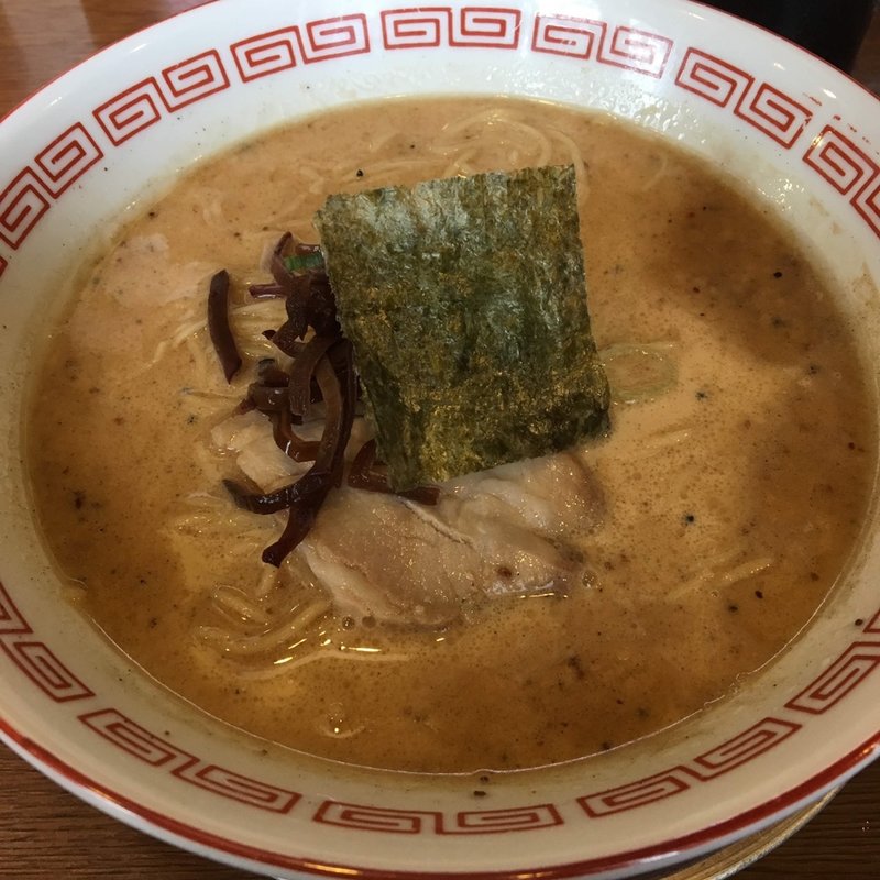 豚骨ラーメン(八代目　哲麺　めじろ台店)