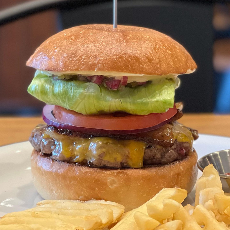 ベーコンチーズバーガー(Burger Stand Tender)