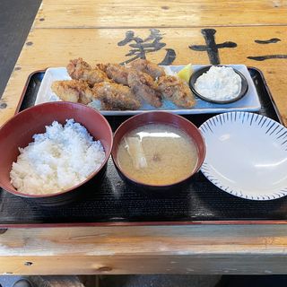 カキフライ定食(タカマル鮮魚店 本館)