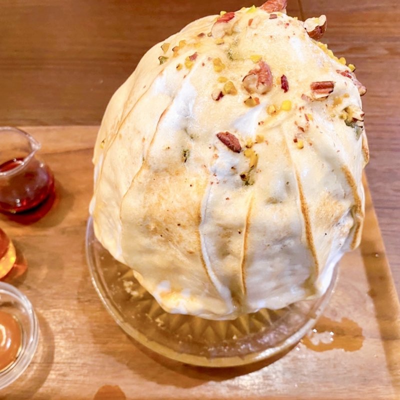 ピスタチオと林檎3種のナッツの焼き氷(カフェ　ルミエール)