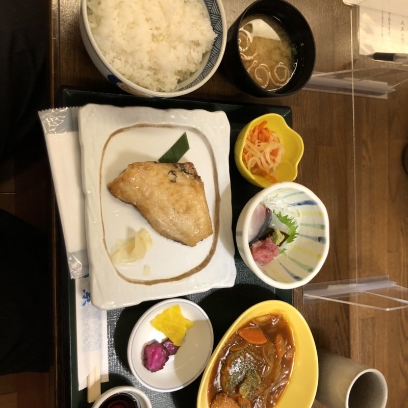 日替わり定食(刺身付き)(天繁 分室 （テンシゲ）)