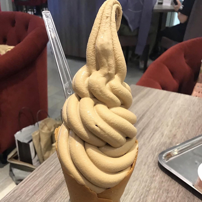 ロイヤルミルクティーソフト(ル・サロン・ド・ニナス)