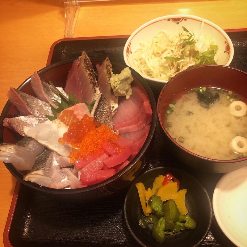 海鮮丼定食(海鮮食堂 博多まかない屋)