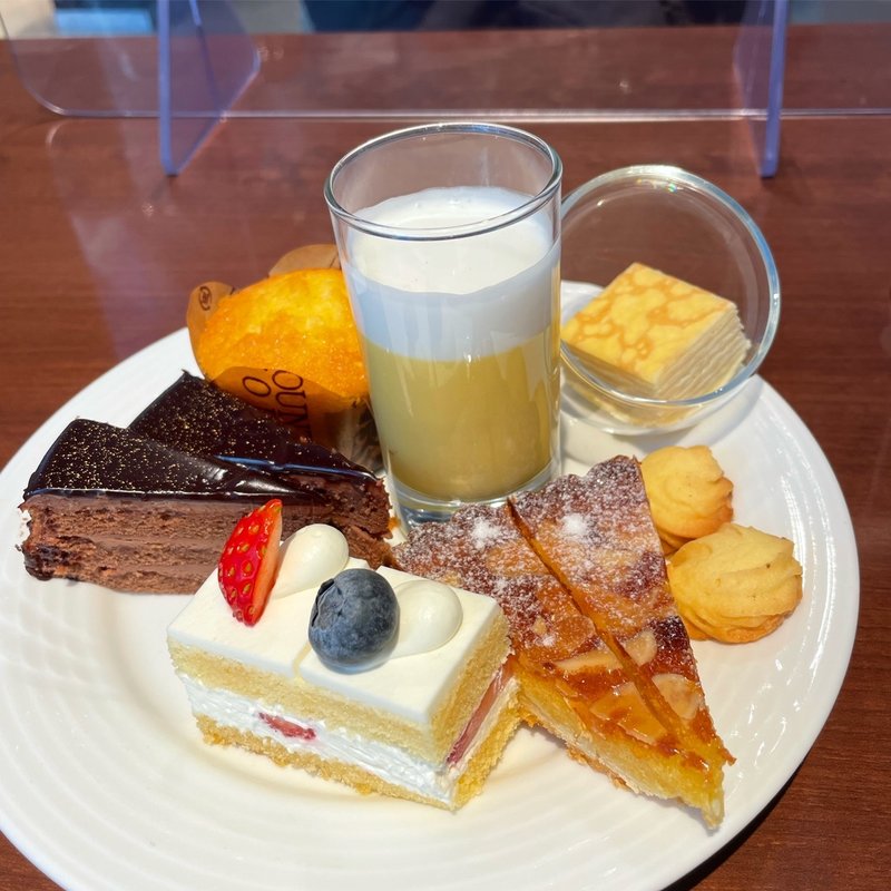 ハワイアンランチブッフェ(銀座東武ホテル内  フィオーレ)