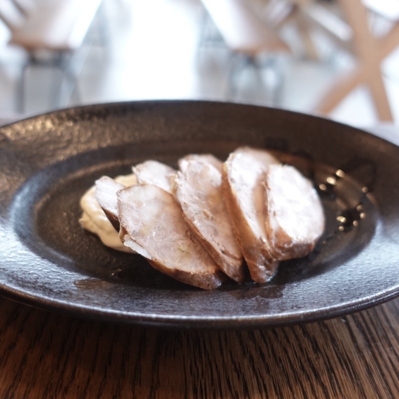 燻製ソーセージとクリームチーズ(REVO BREWING （レボ ブルーイング）)