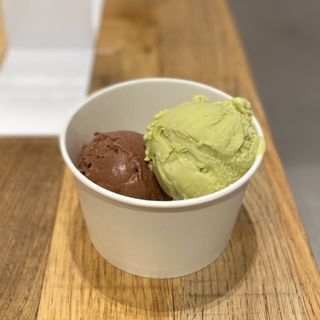 ピスタチオ、ダークチョコレート(gelato pique cafe mozoワンダーシティ店)