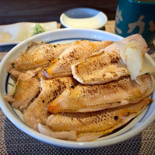 のどぐろ炙り丼(せかい鮨 （せかいずし）)