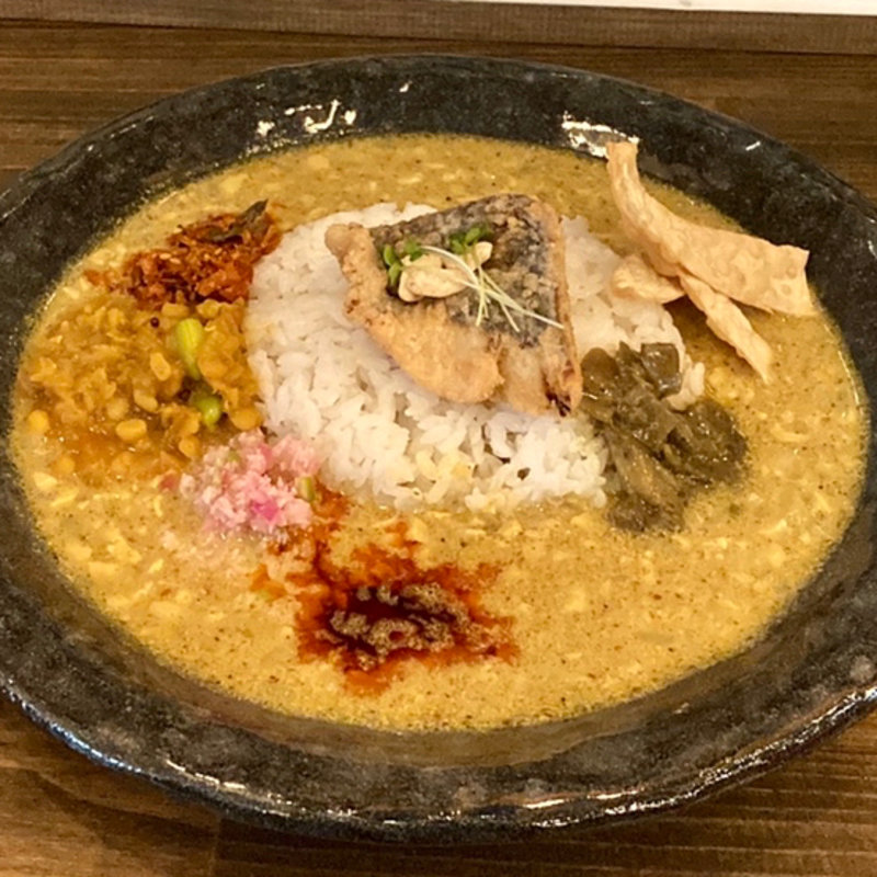 鰆のタツタ揚げとカシューナッツのカレー(らんらんルー)