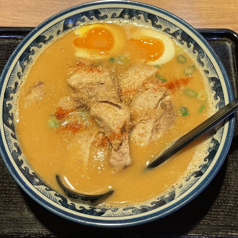 みそチャーシューメンと煮玉子(天洋 野田店)