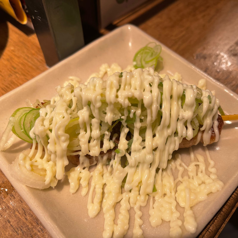 ねぎマヨ豚バラ串(立呑み 焼きとん 大黒 むつみ小路店)