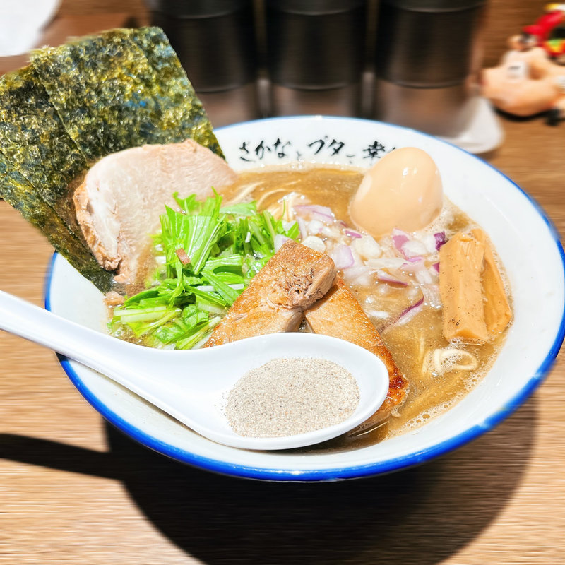 とんこつラーメン(さかなとブタで幸なった。)
