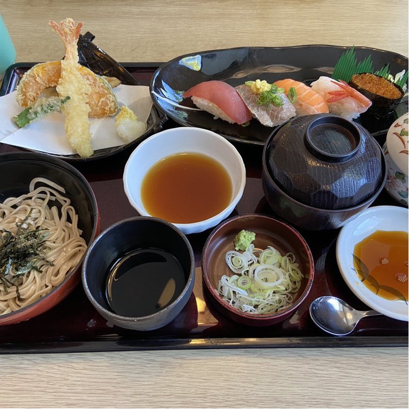 ランチいろどり膳(北海道生まれ和食処とんでん 本八幡店)