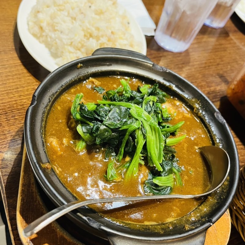 お肉２倍の牛すじ煮込みカレー(Hot Spoon 丸の内店)