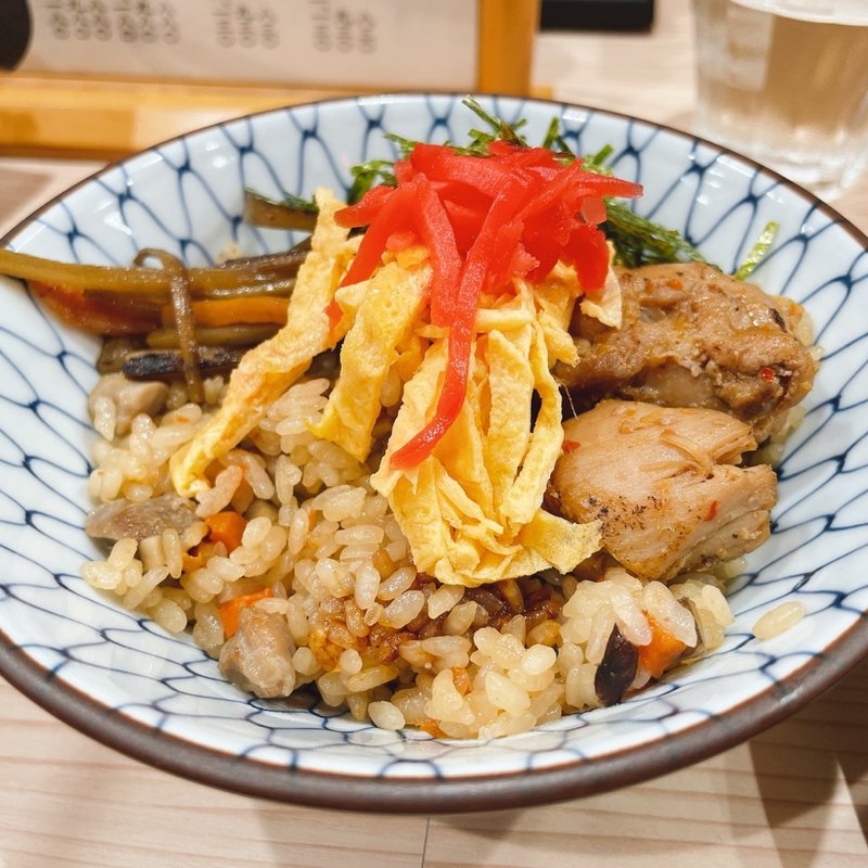 炊き込み鶏五目ごはん(ラーメン専科 竹末食堂)