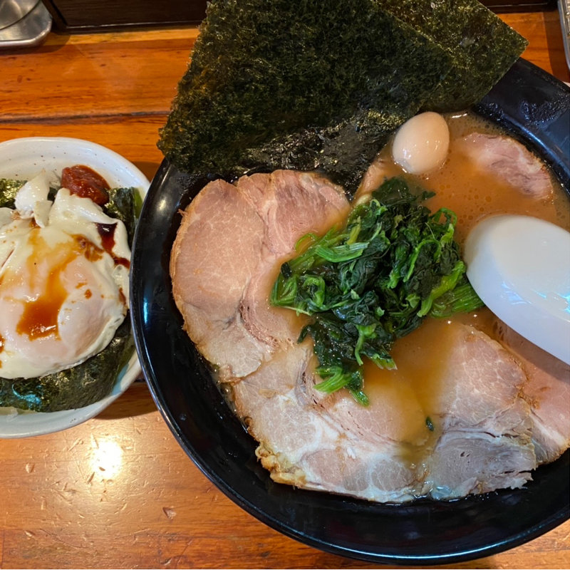 豚骨醤油＋チャーシュー＋目玉ご飯(きたくり家 横須賀中央店)