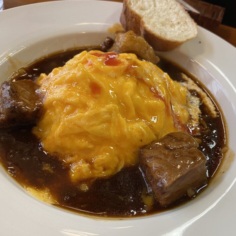 ビーフシチューのオムライス(そううん　強羅)
