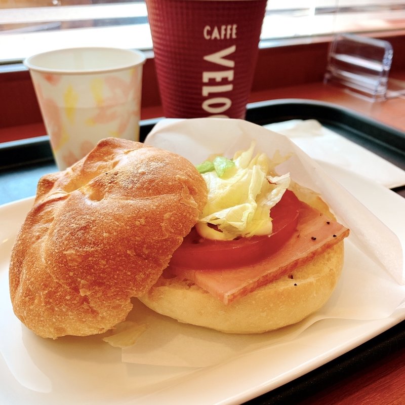 (カフェ・ベローチェ 春日駅前店)