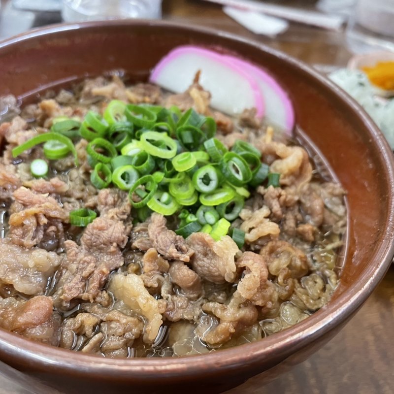 肉うどん(源平うどん)