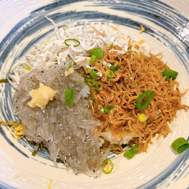 しらす三昧丼(新荘園 鎌倉店)