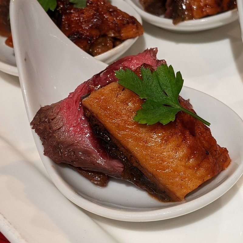 和牛とうなぎのロッシーニ(にくがとう　人形町店)