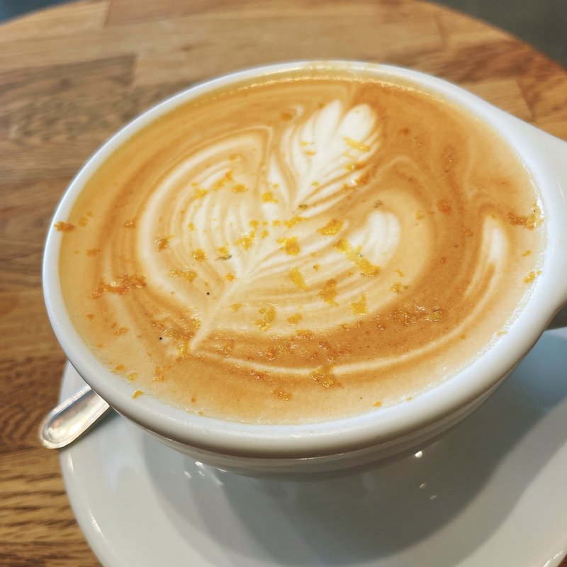 エルダーフラワーラテ(VERVE COFFEE ROASTERS KAMAKURA)