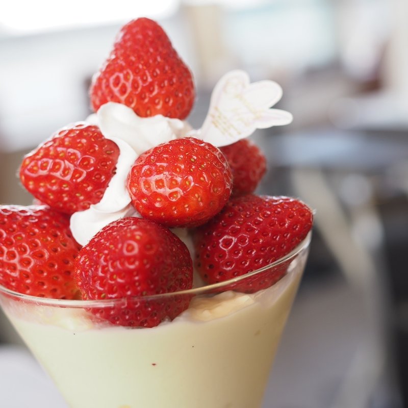 イチゴととろとろプリンパフェ(トルクーヘン)