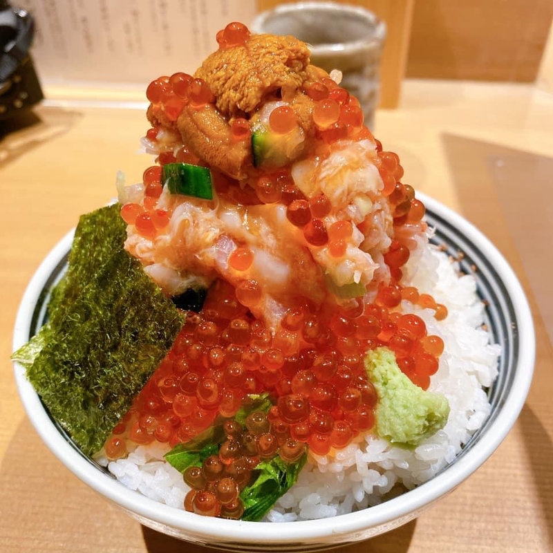 特上ぜいたく丼(日本橋海鮮丼　つじ半　東京ミッドタウン店)