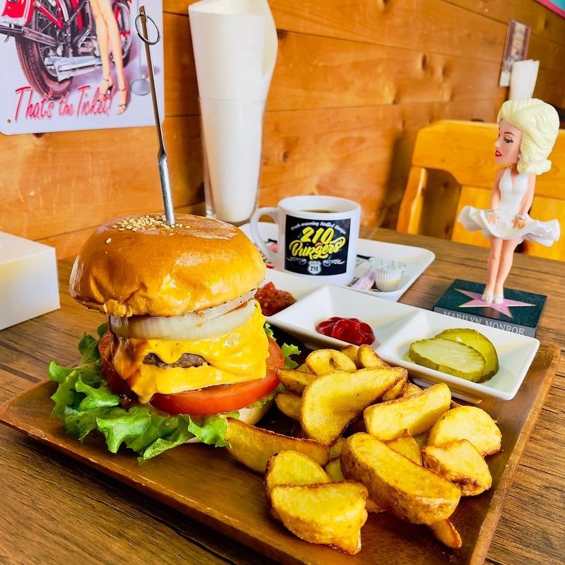 210BURGER(210BURGERS(ﾆｰｲﾁﾏﾙﾊﾞｰｶﾞｰｽﾞ))