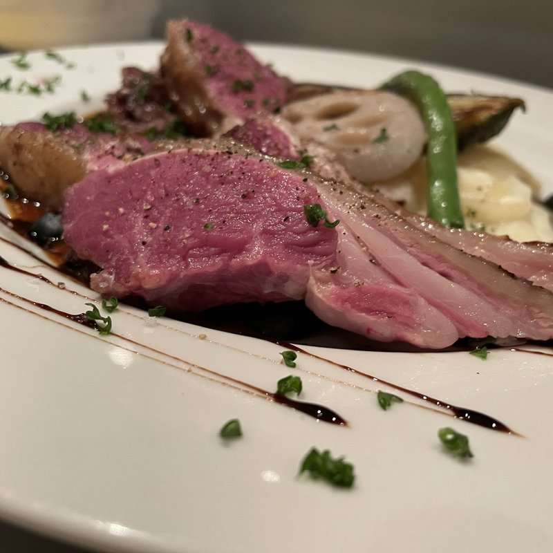 仔羊のロースト(ル・ブジョン・オガサワラ)